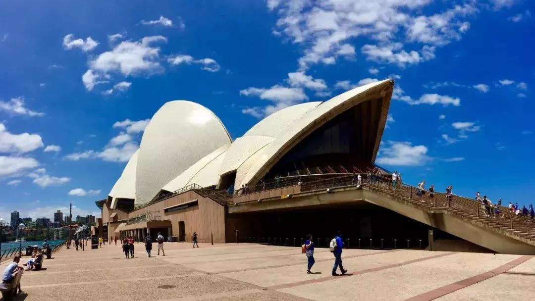 雅加达机场免税店必买清单,成田机场免税店购物必买清单