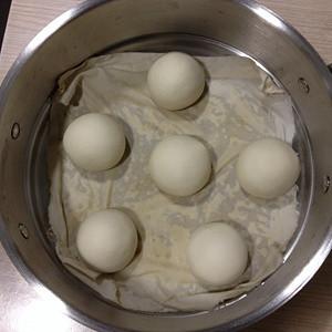 不用老面和酵母怎么做碱面馒头,做老面馒头的时候面要加酵母吗