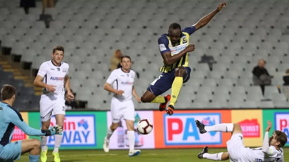 星周刊|为梦想鼓掌!踢足球的飞人博尔特