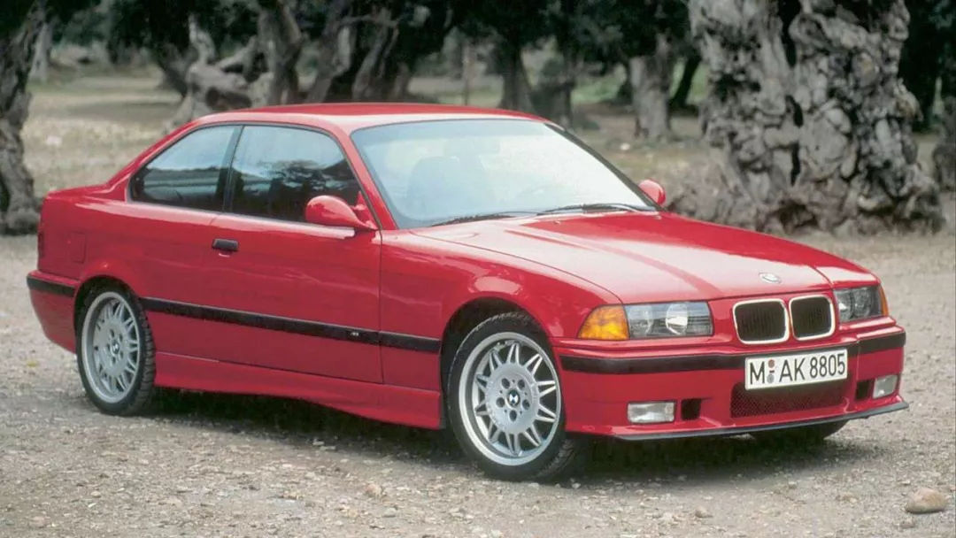 宝马m3历代车型发展回顾,宝马m32022款