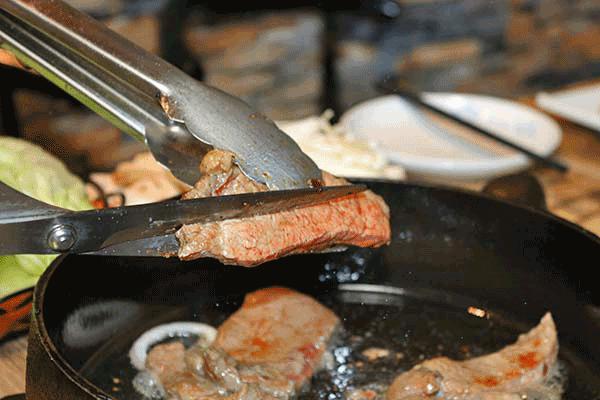 邯郸这家鸡腿煲中的LV,吃第一口就失控,连汤汁都想打包带走!