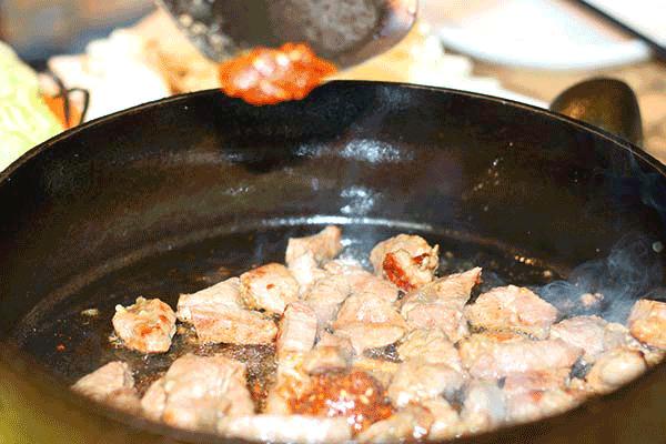 邯郸这家鸡腿煲中的LV,吃第一口就失控,连汤汁都想打包带走!