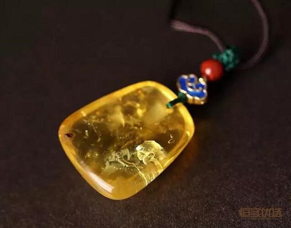 请不要嫌弃,琥珀里面没有气泡很纯净是真的吗