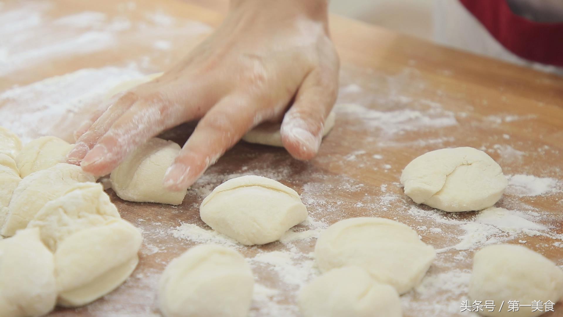 家常水煎包，掌握和面、调糊的技巧，自己在家做，想失败都难