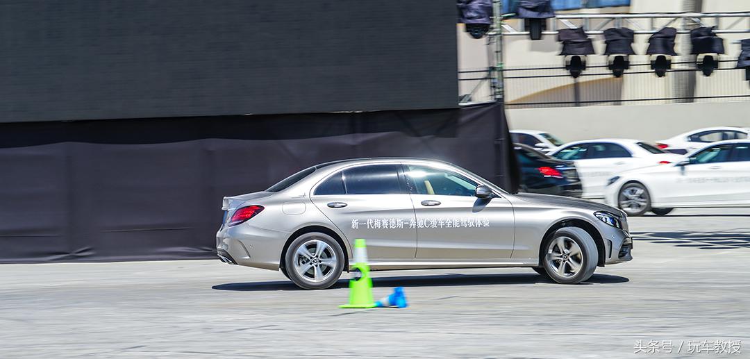 全新奔驰c级怎么选,全系奔驰商务车大全