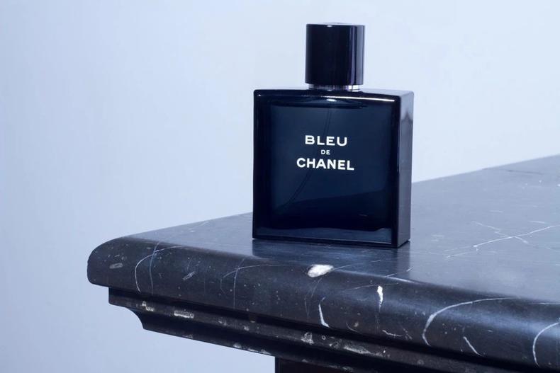 适合男士用的味道淡淡的男士香水,29款被女生公认最好闻的男士香水