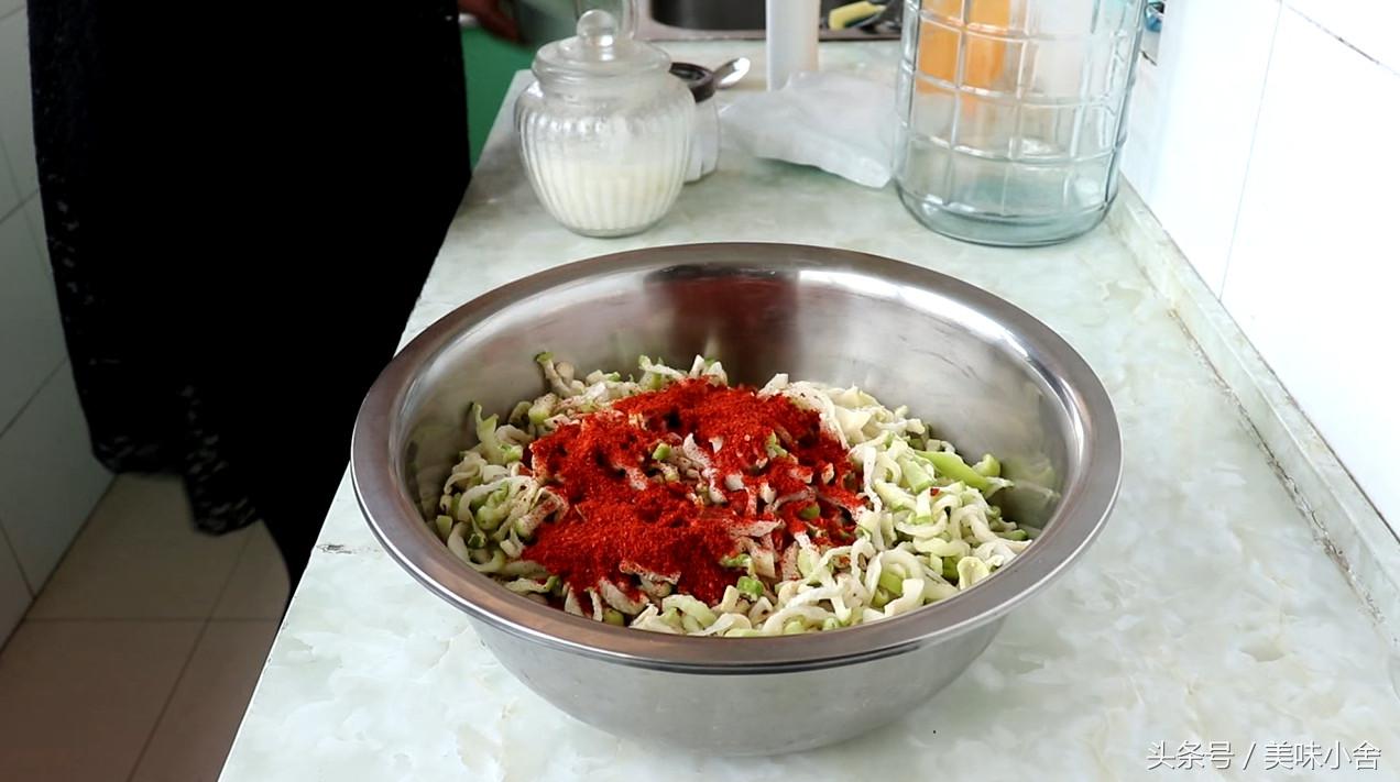 新鲜萝卜没有太阳晒怎么腌萝卜干,怎样腌萝卜好吃又脆甘肃萝卜干