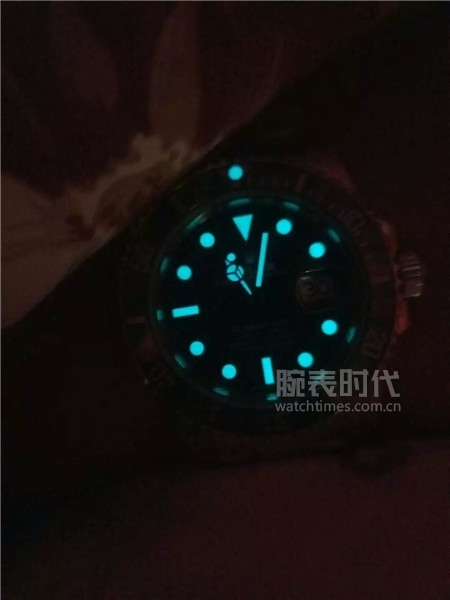 劳力士绿水鬼夜光是什么颜色,劳力士绿水鬼有夜光功能吗