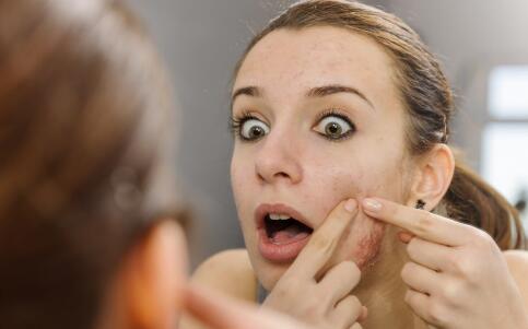 鼻子总是出油怎么办,鼻子总是爱出油怎么办