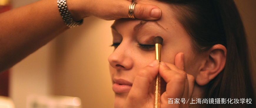 学美容化妆就业前景广阔高薪就业,学化妆最好的学校有哪些包就业