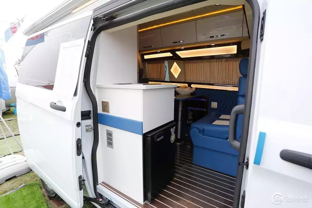 二人自动挡房车,房车二人世界