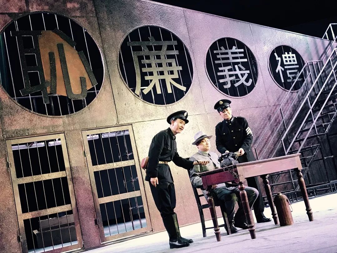 学生党看免费电影,模范监狱易中天