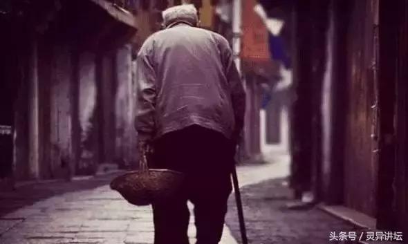 辛苦一辈子的老父亲,辛苦了一辈子的爸爸病重