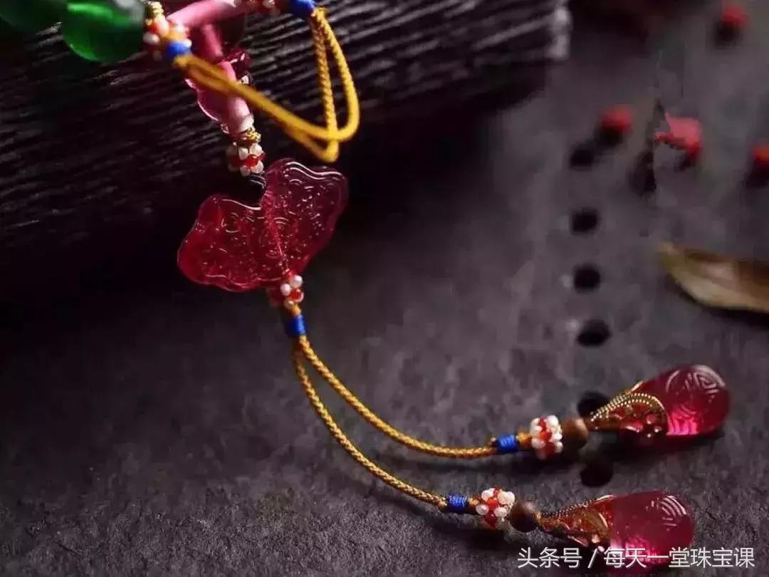 锆石和施华洛世奇水晶哪个值钱,十大假珠宝