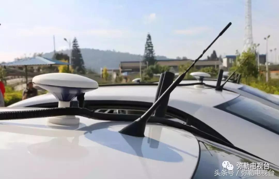 学车考驾照必备机器人教学,学车机器人教练好吗