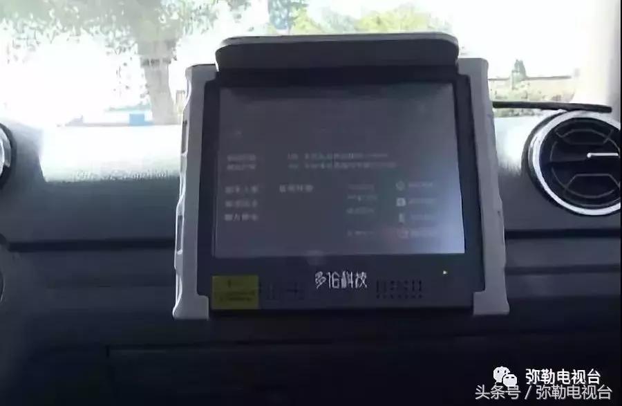 学车考驾照必备机器人教学,学车机器人教练好吗