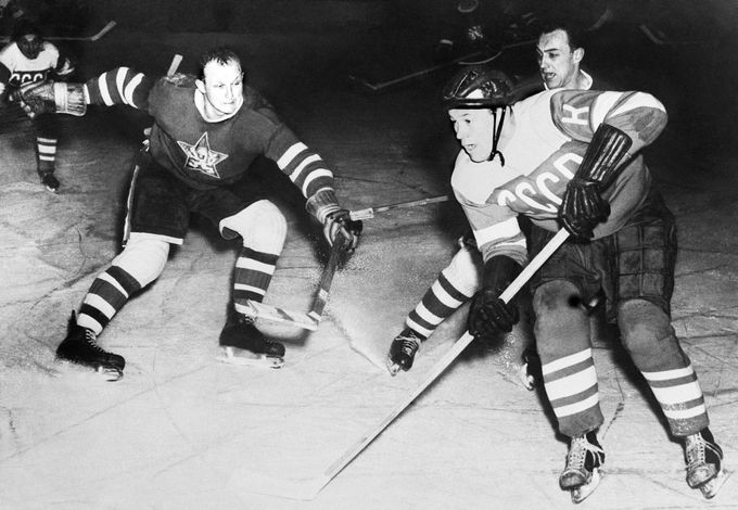 足球运动中的两翼齐飞,足球运动员转行解说