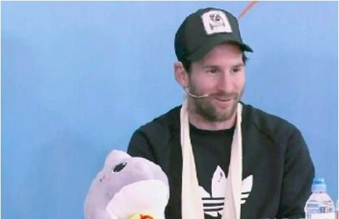 梅西打乒乓球手骨折,梅西中国行2018斗鱼