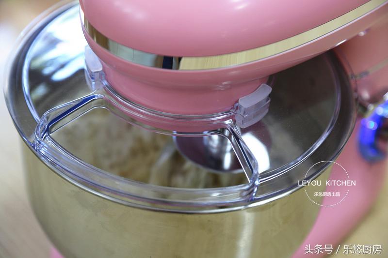 在家也可以轻松做蓬松暄软的面包,买回来的面包怎么做简单好吃