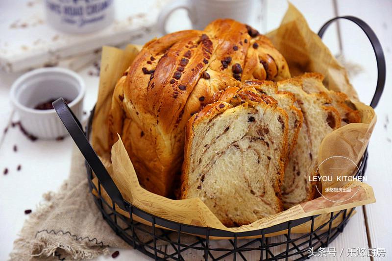 在家也可以轻松做蓬松暄软的面包,买回来的面包怎么做简单好吃