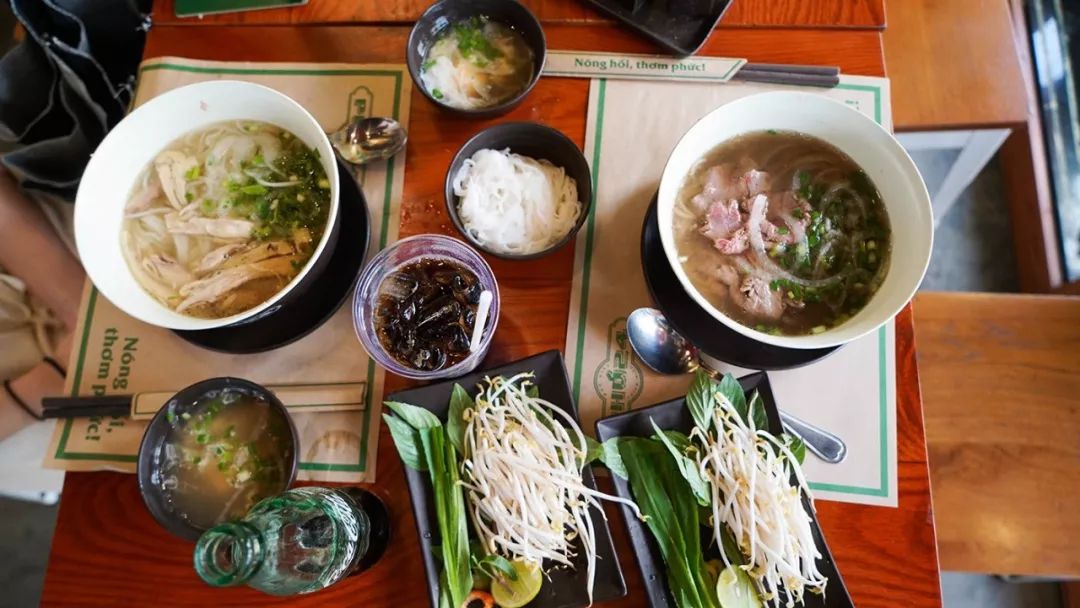 越南贫穷女孩单身生活,越南穷小女孩