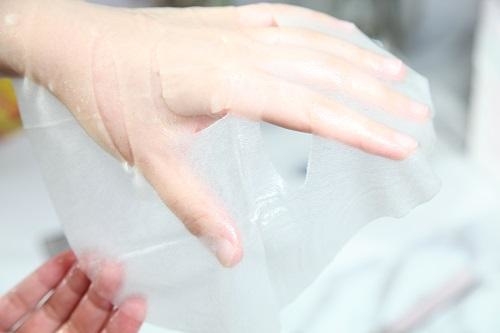 佰草集的大白泥面膜里面带的泡沫,佰草集大白泥面膜典萃版与瓷意版