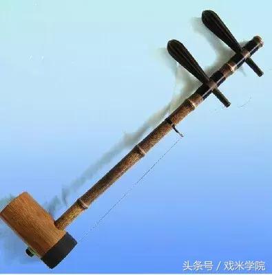 京剧的唱腔主要由西皮和二黄组成,西皮二黄的代表唱段现代京剧