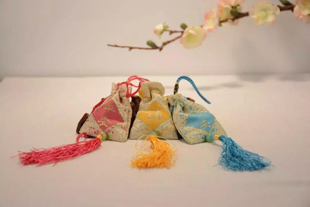 一句话掌握多音字最新版,一句话学会六十个多音字