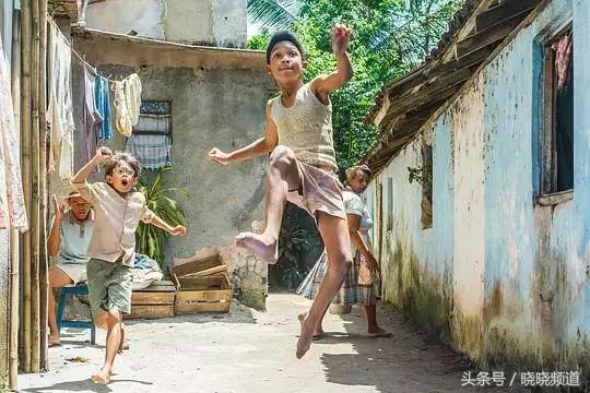 贝利《传奇的诞生》，追梦少年的逆袭之路，背后是父母的爱与支持