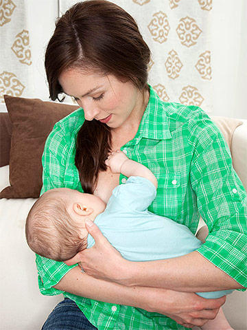 母乳时期乳房不一样大怎么办,选择母乳喂养的好处有哪些