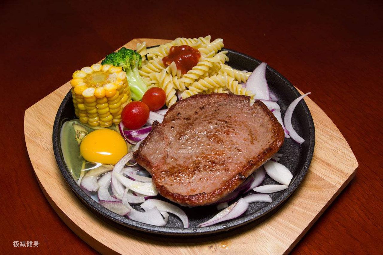 如果搬砖工人每天喝1勺蛋*粉白**，他们的肌肉会变得有多强壮？