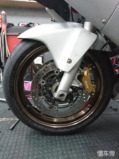 小黄蜂改装大灯,小黄蜂改短尾