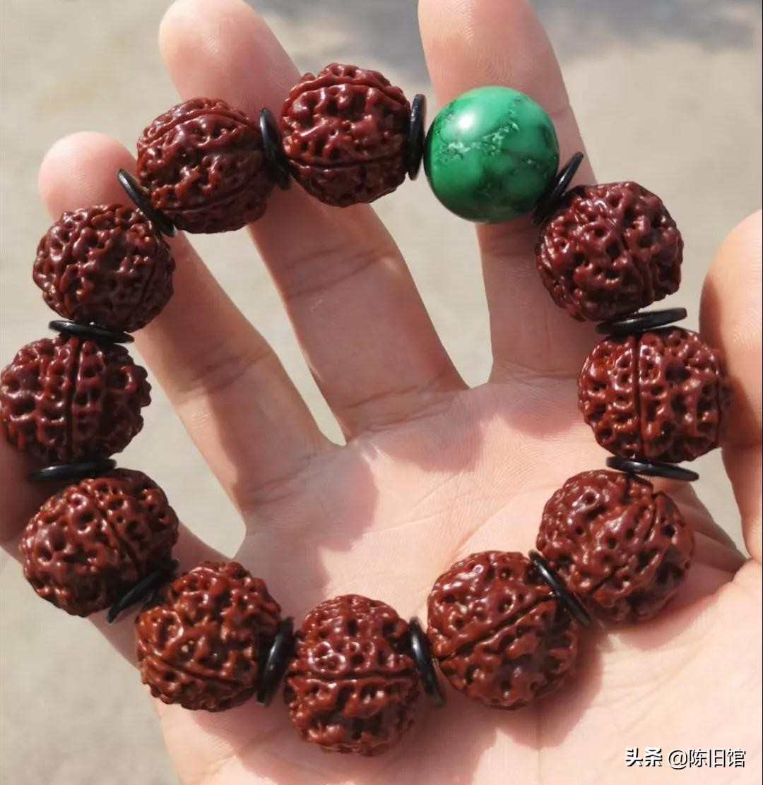 盘包浆后的核桃,霸王龙文玩手串形成包浆后怎么办