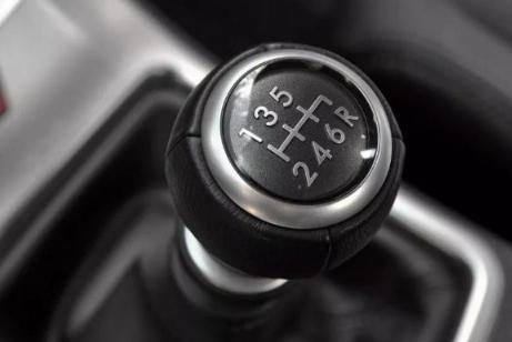 10年别克凯越1.6手动挡挂二档顿挫,手动挡一挡起步后抖动