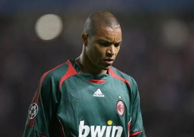 黑人球员身体那么劲爆，为什么很少出优秀的门将？