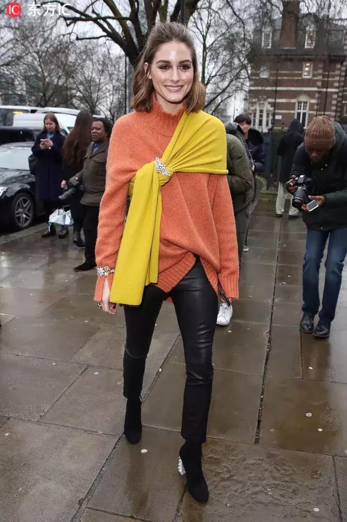 翻翻衣柜,整理衣柜翻到多年前穿的衣服