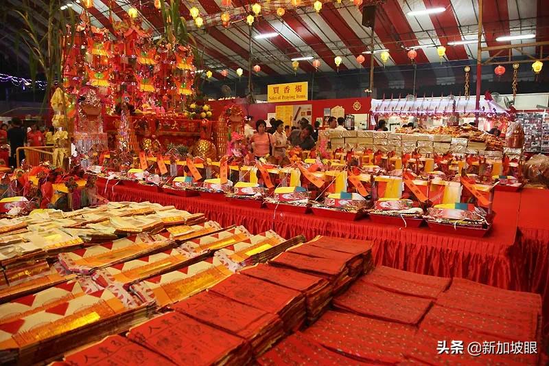 单身狗发红包“不吉利”，见人送橘子，新加坡春节规矩这么多