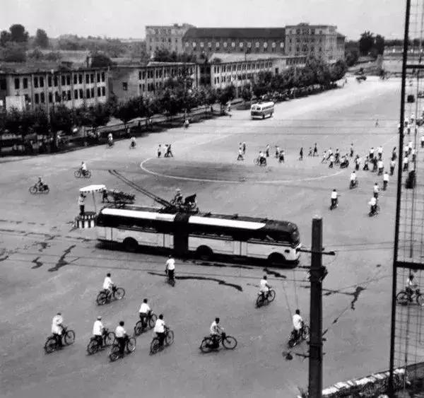 成都近40年变化,成都市1979到2018年发展演变