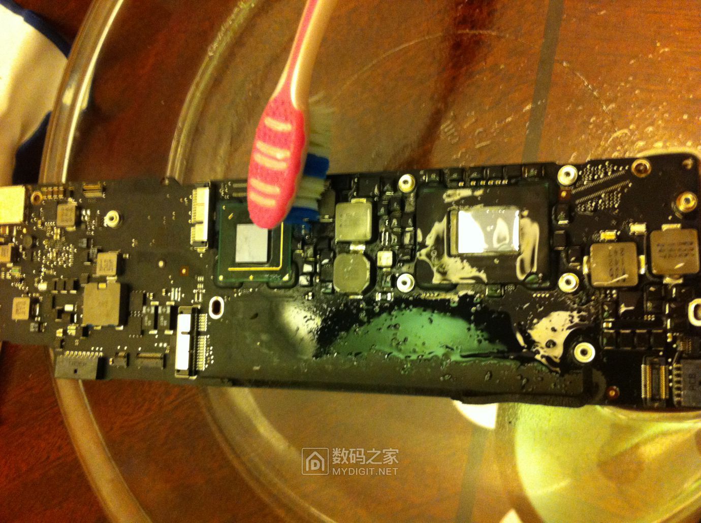 苹果笔记本macbookair7999,苹果笔记本11.6寸macbookaira1370