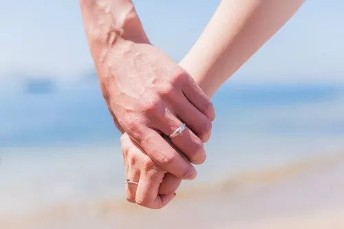 【小红盾】知性女人|真相了！为什么有钱人的妻子普遍相貌平平？