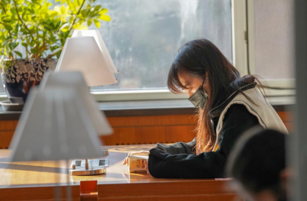 高考考砸了读二本还是复读,高考失利读三本还是复读