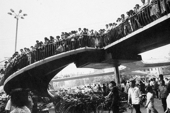 武汉最早的人行天桥,武汉人行天桥