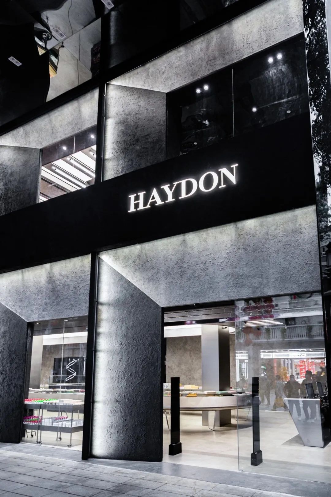 广州、武汉惊现“黑洞”，被“吸”进的消费者几乎没人空手而出