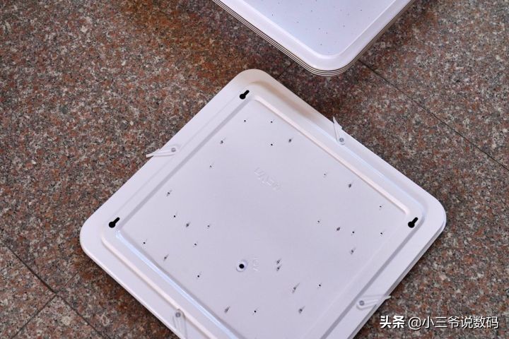 雷士满天星吸顶灯安装过程,雷士满天星吸顶灯测评