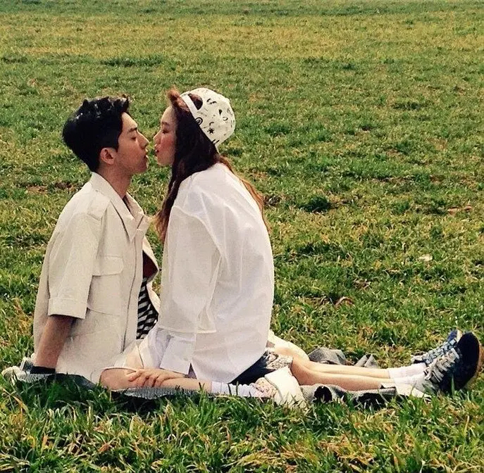 李圣经公布恋爱,李圣经恋爱中的状态