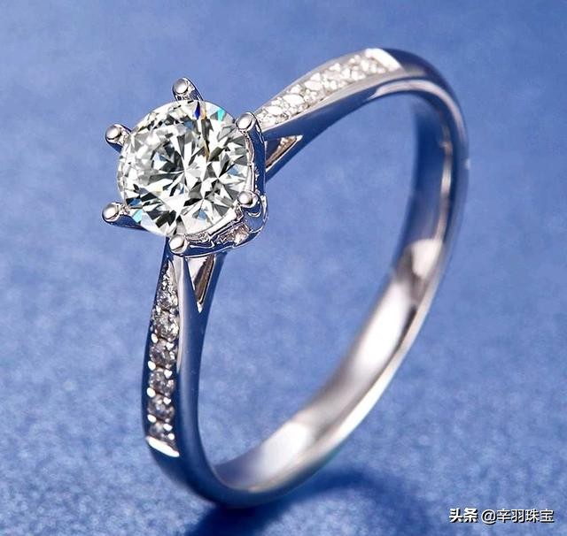 钻石世家50分左右的钻戒多少钱,周生生50分的钻戒大概多少钱