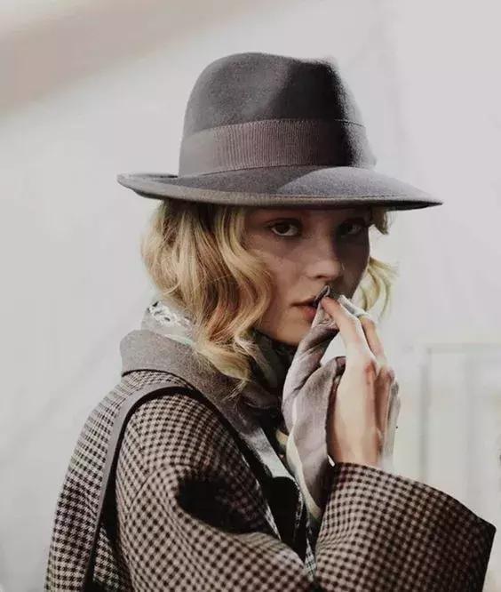 秋冬也不忘凹造型 (冬季凹造型必备)