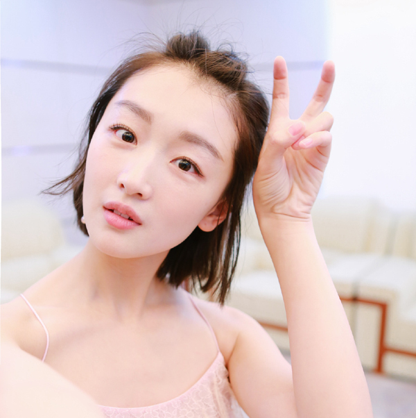 曾志伟蓝洁瑛周冬雨娱乐圈谋女郎,周冬雨年轻相貌