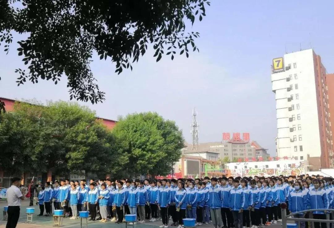 不负韶华有深美崇文厚德是“后浪”——走进开封市七中