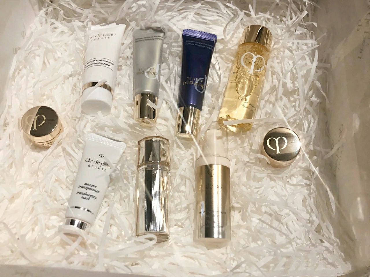 柜姐大牌小样,大牌护肤品小样比正装便宜